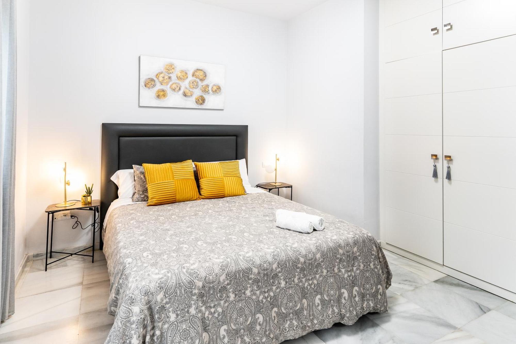 Apartamento Triana Deluxe Con Patio Privado Sevilla Exterior foto